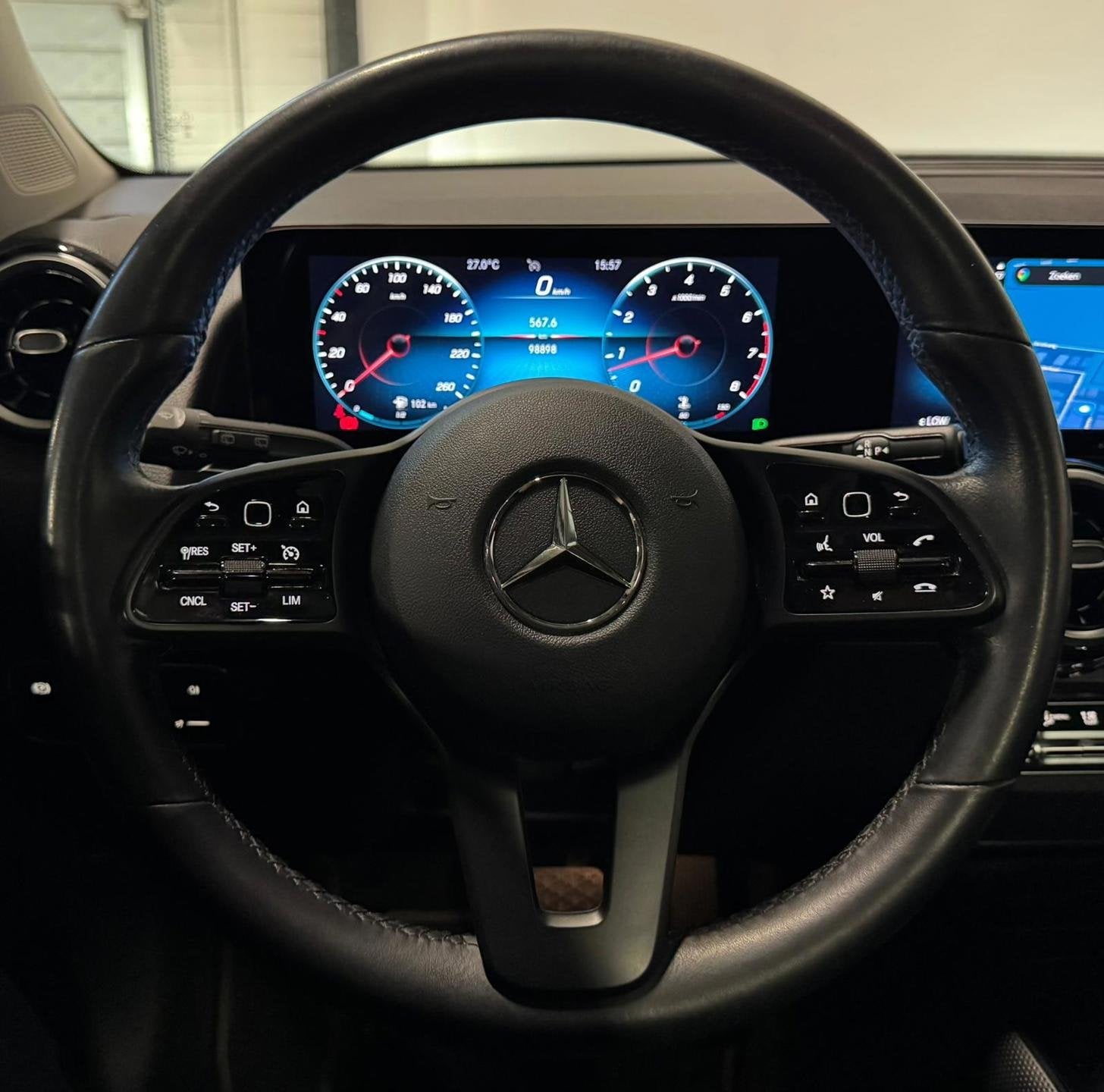 Mercedes-Benz GLB 250 4MATIC PANO KEYLESS CAM, Auto's, Gebruikt, Zwart, 4 cilinders, Leder