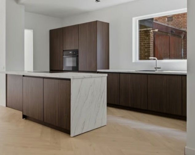 Luxe Greeploze Walnoot Eilandkeuken incl. BORA  GEDEMONTEERD, Overige kleuren, Overige typen, Ophalen of Verzenden, Zo goed als nieuw