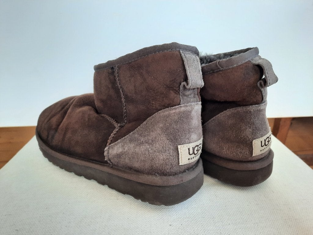 UGG laarzen classic ultra mini donker bruin maat 39, Kleding | Dames, Schoenen, Hoge laarzen, UGG, Bruin, Nieuw