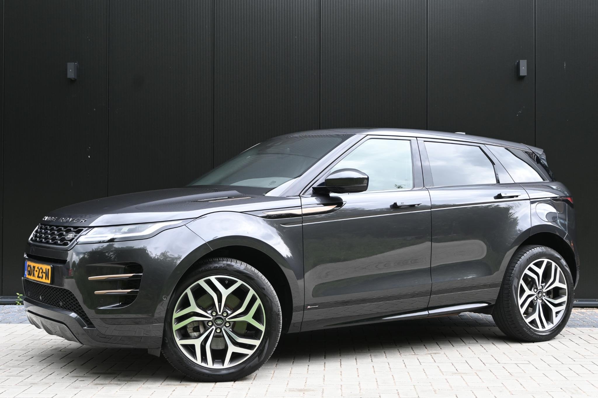 Land Rover Range Rover Evoque 1.5 P300e AWD SE, Auto's, Automaat, 15 kWh, Zwart, Bedrijf