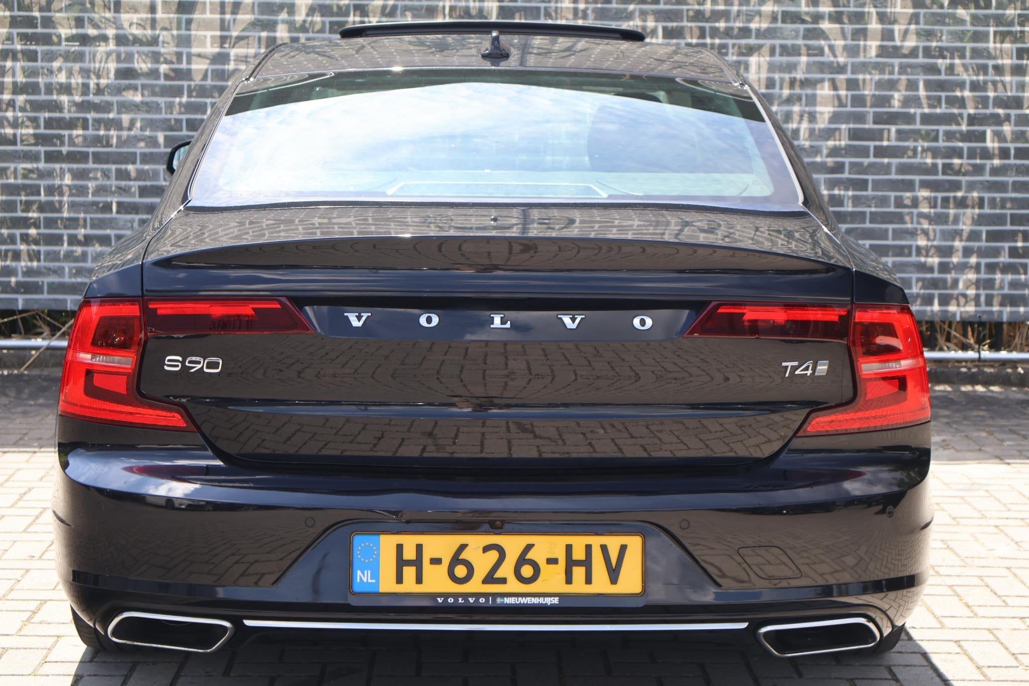 Volvo S90 2.0 T4 Inscription | Stoelmassage | Stoelventilati, 12 maanden, Euro 6, Zwart, 1603 kg