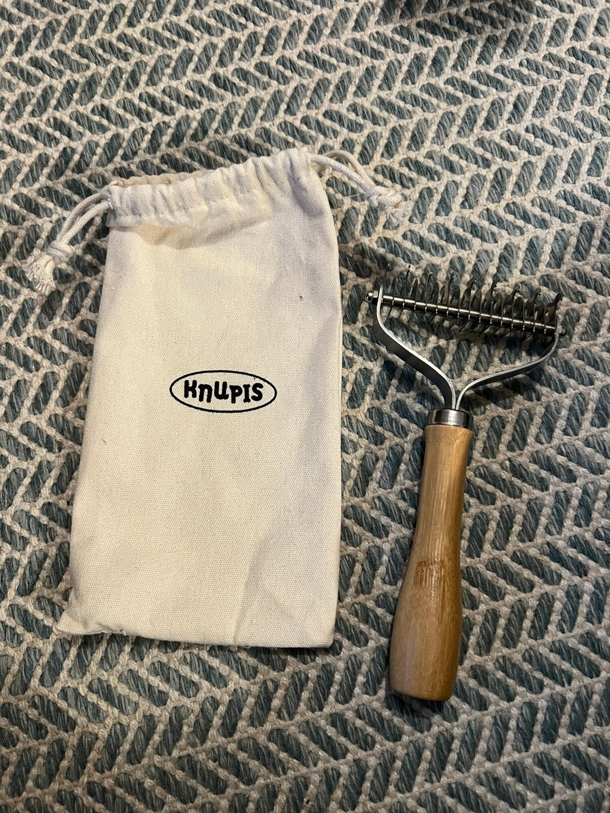 Knupis hondenborstel – zo goed als nieuw, Ophalen of Verzenden, Zo goed als nieuw