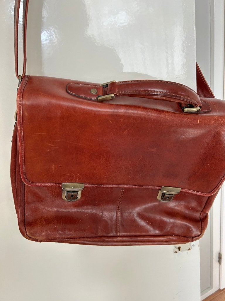 aktetas leer, Ophalen, Klepsluiting, 17 inch of meer, Aktetas