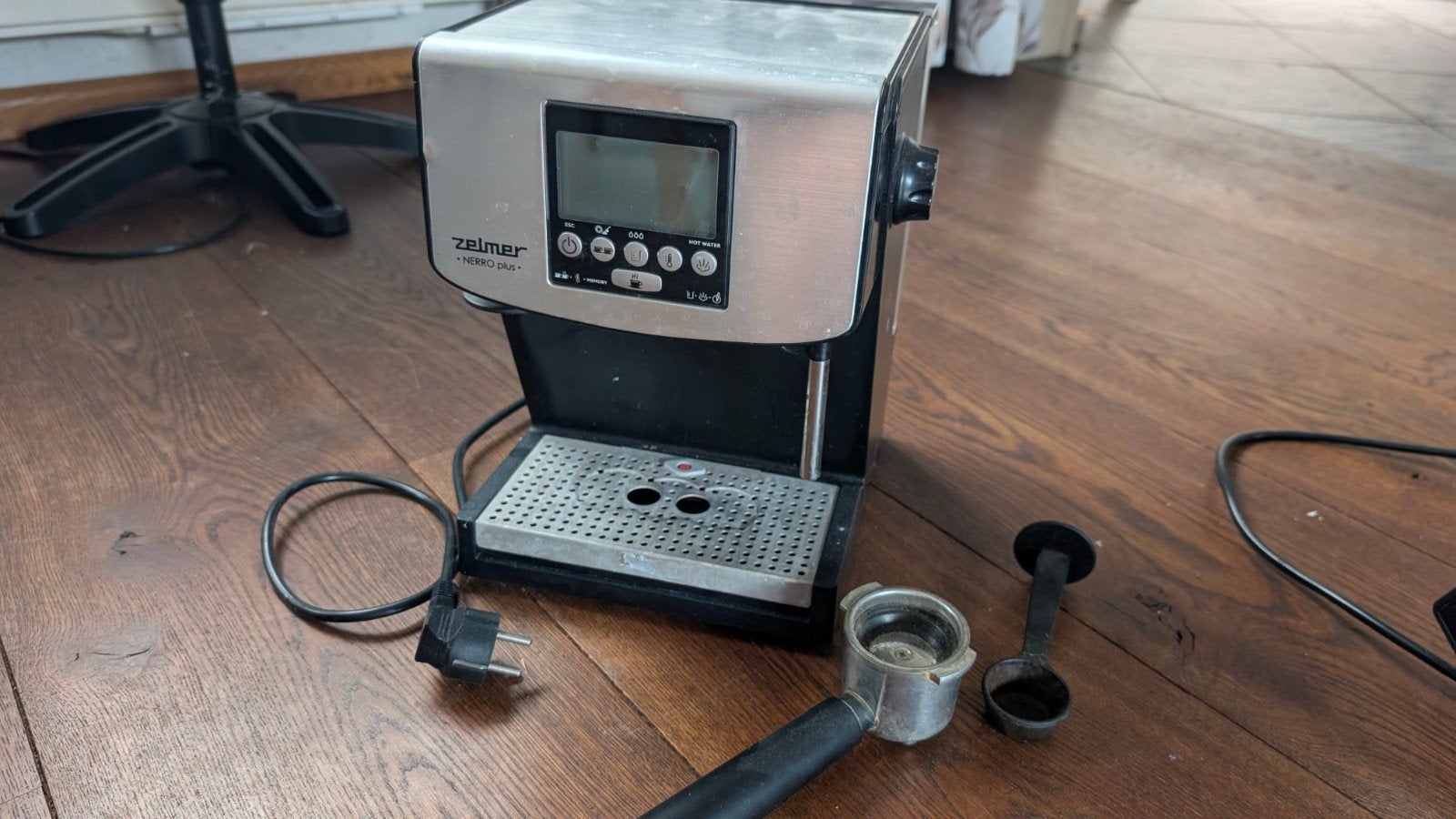 Gratis: Zelmer 'Nerro plus' espressomachine (defect), Witgoed en Apparatuur, Ophalen, Espresso apparaat