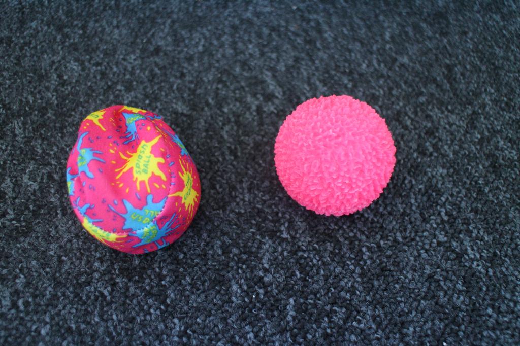 2x ROZE BALLEN, Ophalen of Verzenden, Zo goed als nieuw