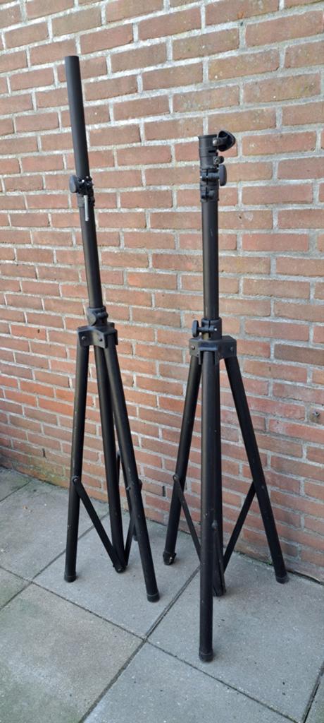 Twee geluidsspeker statieven., Ophalen, Gebruikt, Muziekstandaard