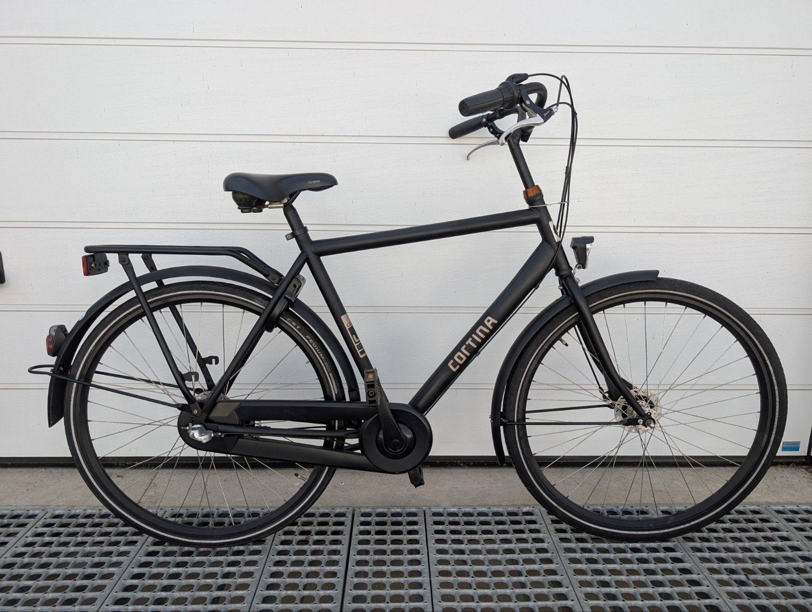 Cortina U1 mat zwart 3 versnellingen frame maat 57 cm
Led ve, Versnellingen, Zo goed als nieuw, 57 tot 61 cm, Trommelrem