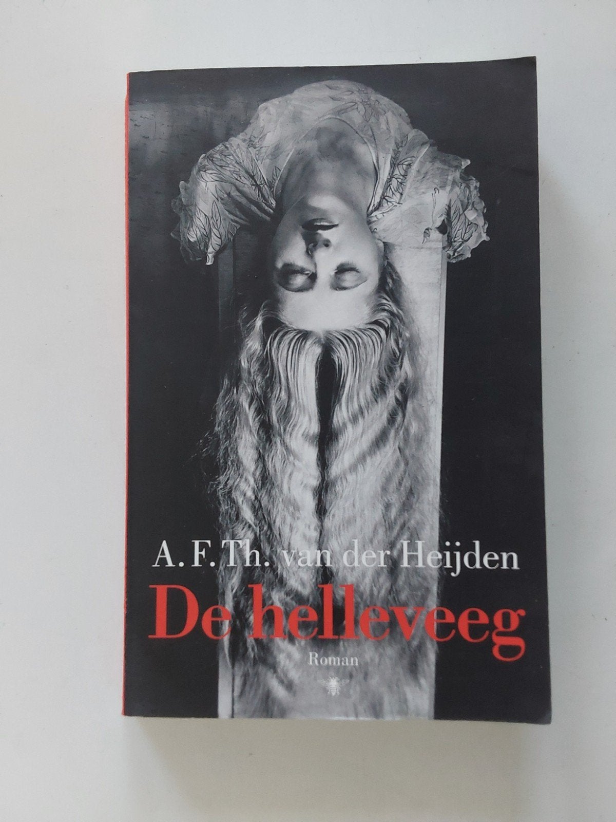 A.F.Th. van der Heijden : De helleveeg, Gelezen, Ophalen of Verzenden, A.F.Th. van der Heijden, Nederland