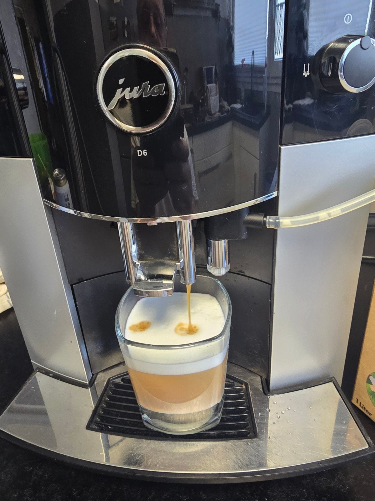 Jura D6 volautomatische koffiemachine, Gebruikt, Koffiemachine, Afneembaar waterreservoir, Koffiebonen