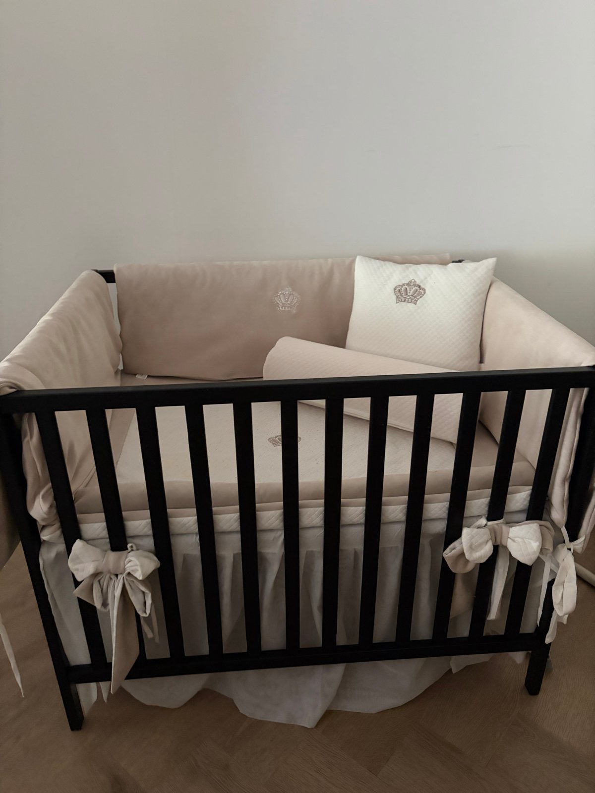 Box te koop incl. aankleding van El Estilo, Kinderen en Baby's, Boxen, Ophalen of Verzenden, Gebruikt, Rechthoekig, Boxkleed