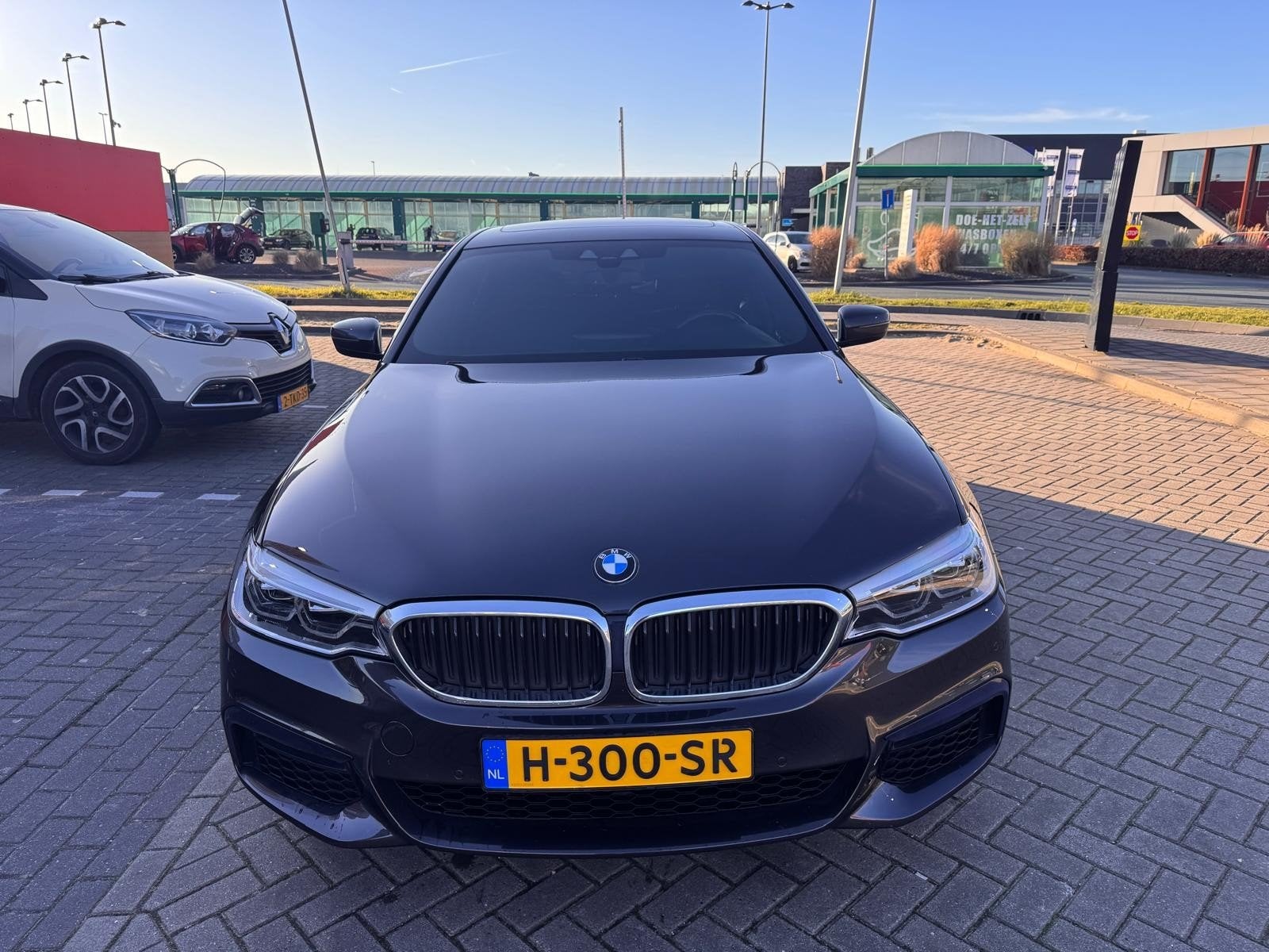 BMW 5-Serie 520i 184pk Aut. 2020 Grijs, Auto's, 1998 cc, Achterwielaandrijving, 4 cilinders, 2000 kg