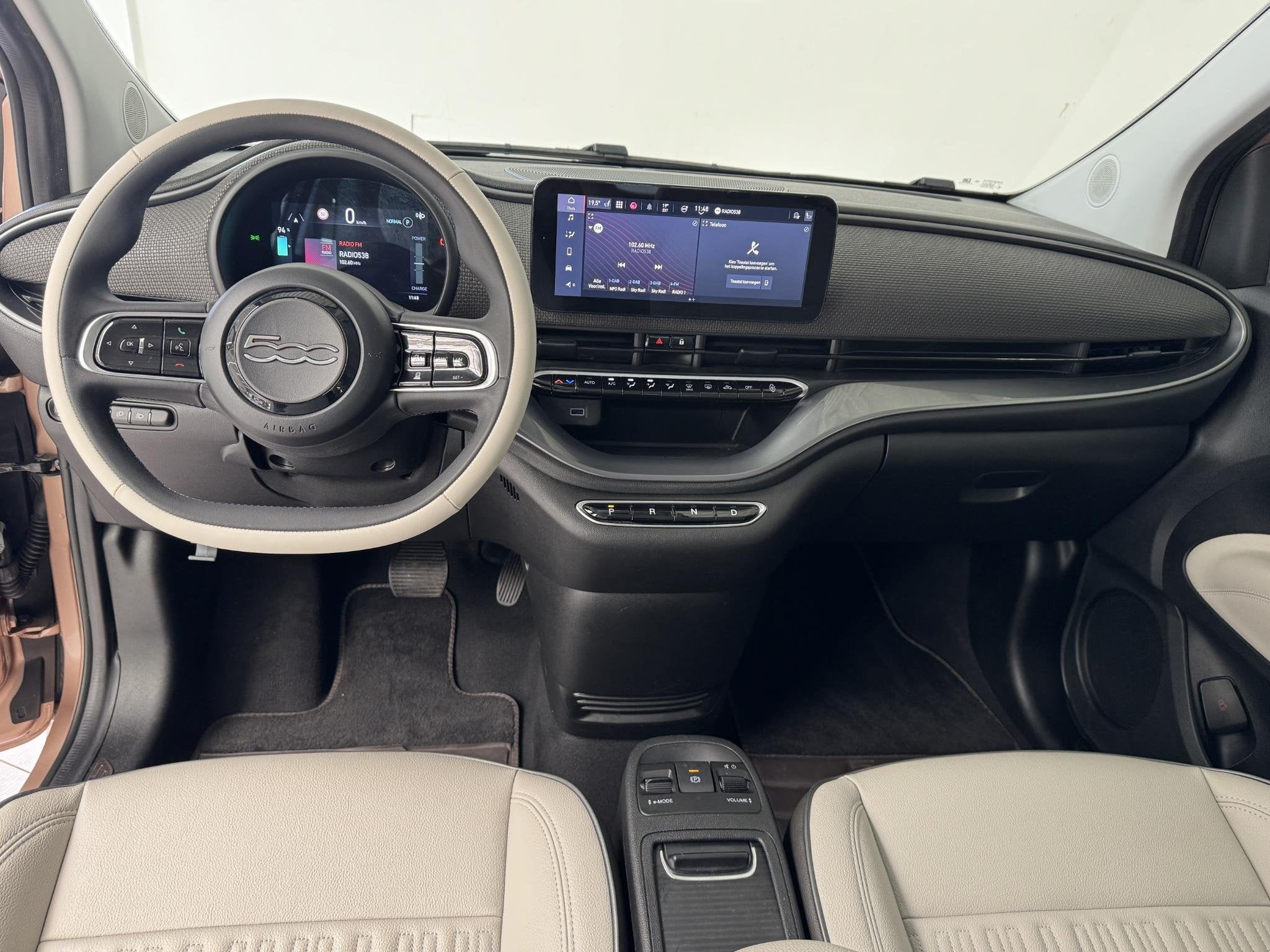 Fiat 500 3+1 La Prima 42 kWh | SOH 92,7% | Stoelverwarming |, Auto's, 1300 kg, Met garantie (alle), 4 stoelen, 308 km