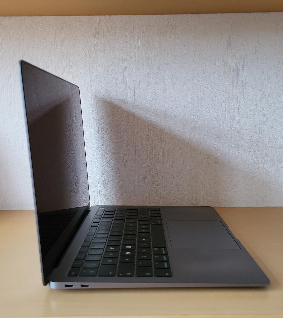 mooie MacBook Air 13" - kleur Space Grey - in nette staat, Computers en Software, Apple Macbooks, Ophalen, Gebruikt, Qwerty, 8 GB