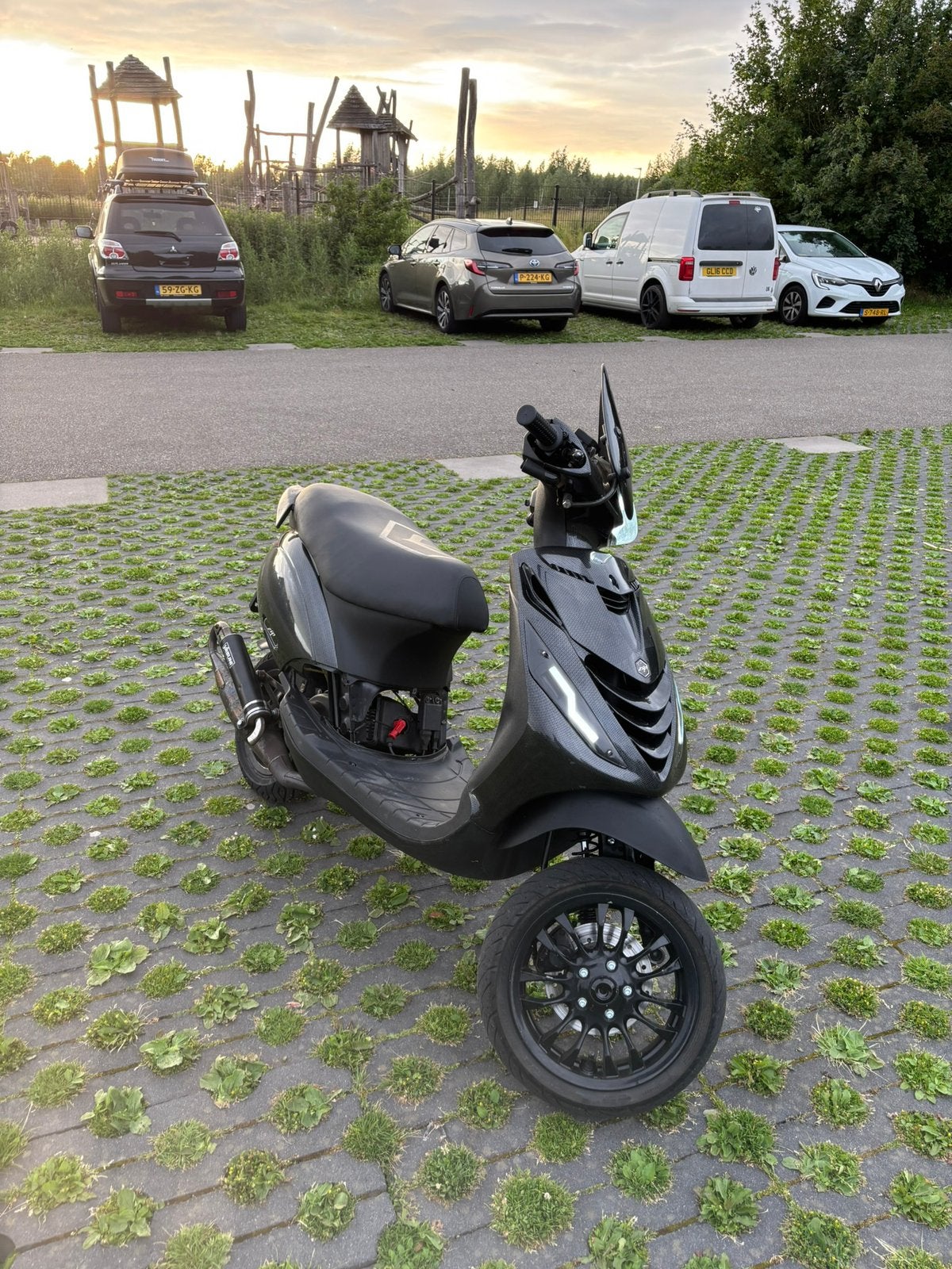 Zip 70cc mk2, Fietsen en Brommers, Scooters | Piaggio, Zo goed als nieuw, Zip, Maximaal 45 km/u, Tweetakt, Ophalen