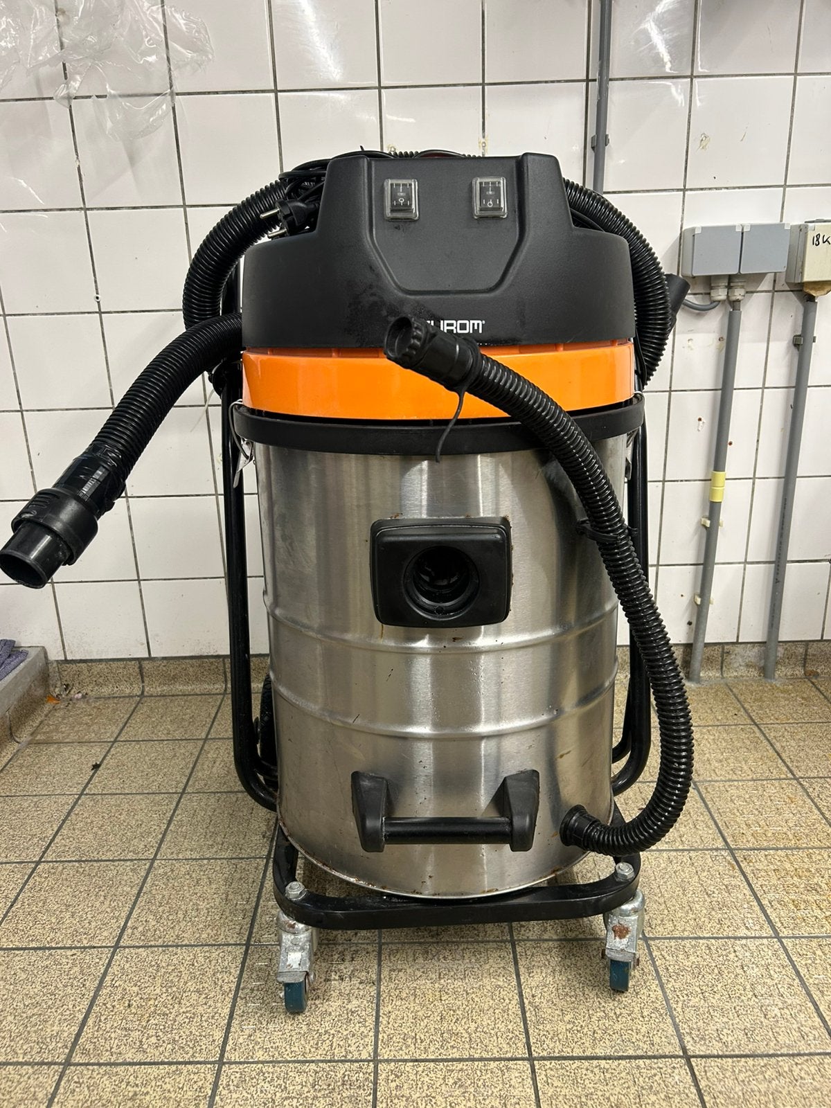 industriele waterstofzuiger/stofzuiger Eurom force 2070, Doe-het-zelf en Verbouw, Reinigingsmachines, Ophalen, Zo goed als nieuw