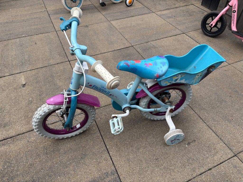 Frozen 2 kinderfiets 12 inch met zijwieltjes en poppenzitje, Ophalen, Terugtraprem, Zijwieltjes, Gebruikt