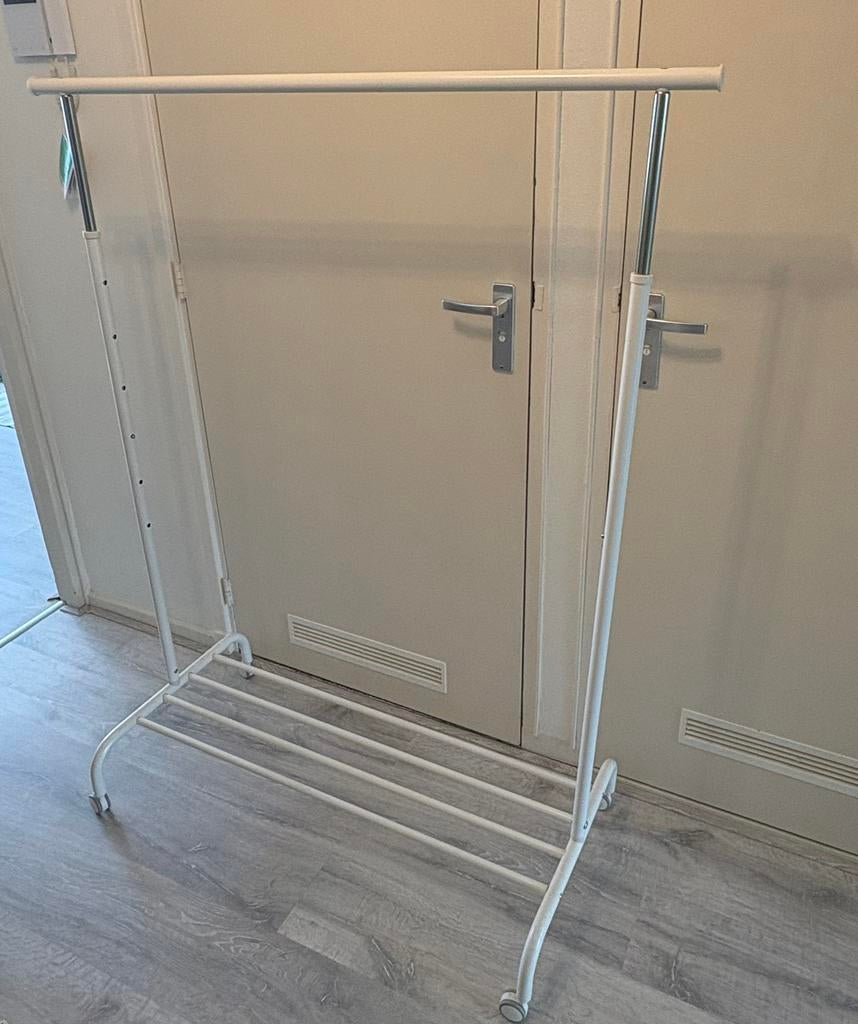 SOLD!! VERKOCHT!! Verstelbare kledingrek op wielen, Ophalen, Met wielen, Gebruikt