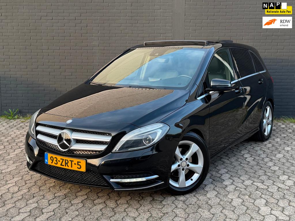 Mercedes-Benz B-klasse 200 Ambition|PANO|LEER|MEMORY|CLIMA|N, Auto's, Mercedes-Benz, 1325 kg, Gebruikt, Zwart, Bedrijf