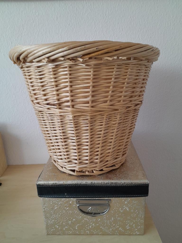 Nieuwe rieten prullenbak, Nieuw, Ophalen of Verzenden, Riet, Minder dan 50 cm