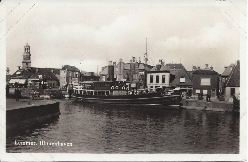 Lemmer (Frl.) Binnenhaven met de Jan Nijeveen, Verzamelen, Ophalen of Verzenden, 1940 tot 1960, Ongelopen, Friesland