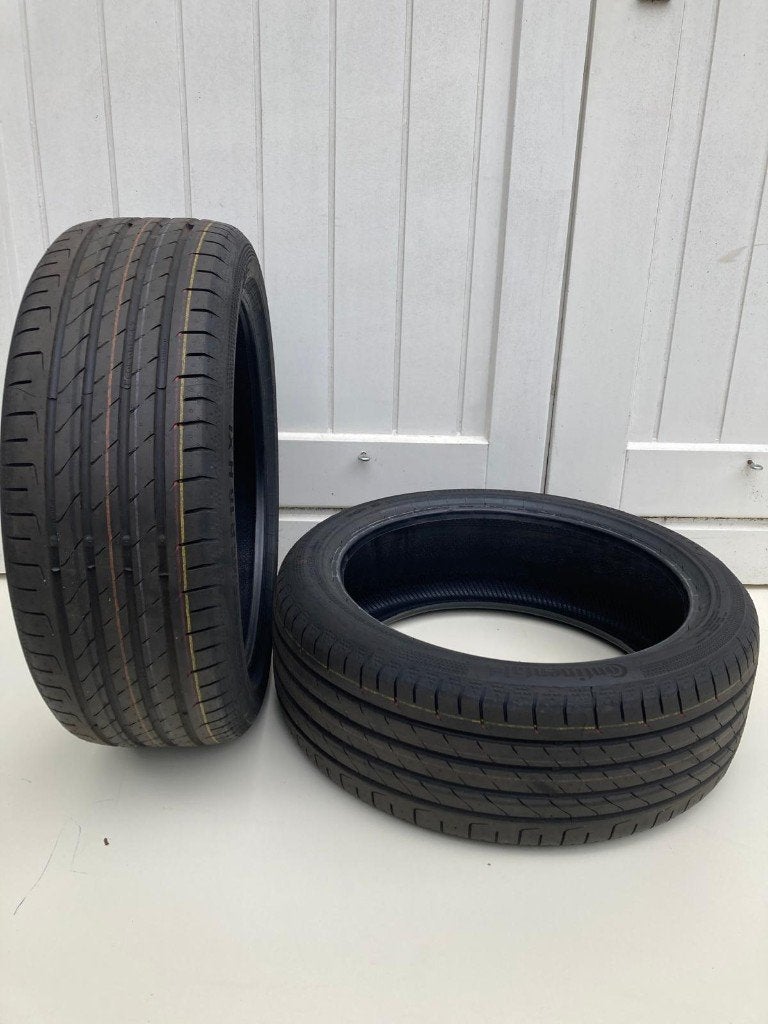 Nieuw Continental 4 stuks 205/45/R18 HXL en 1 thuisbrenger, Auto-onderdelen, Ophalen, 18 inch, Nieuw, 205 mm