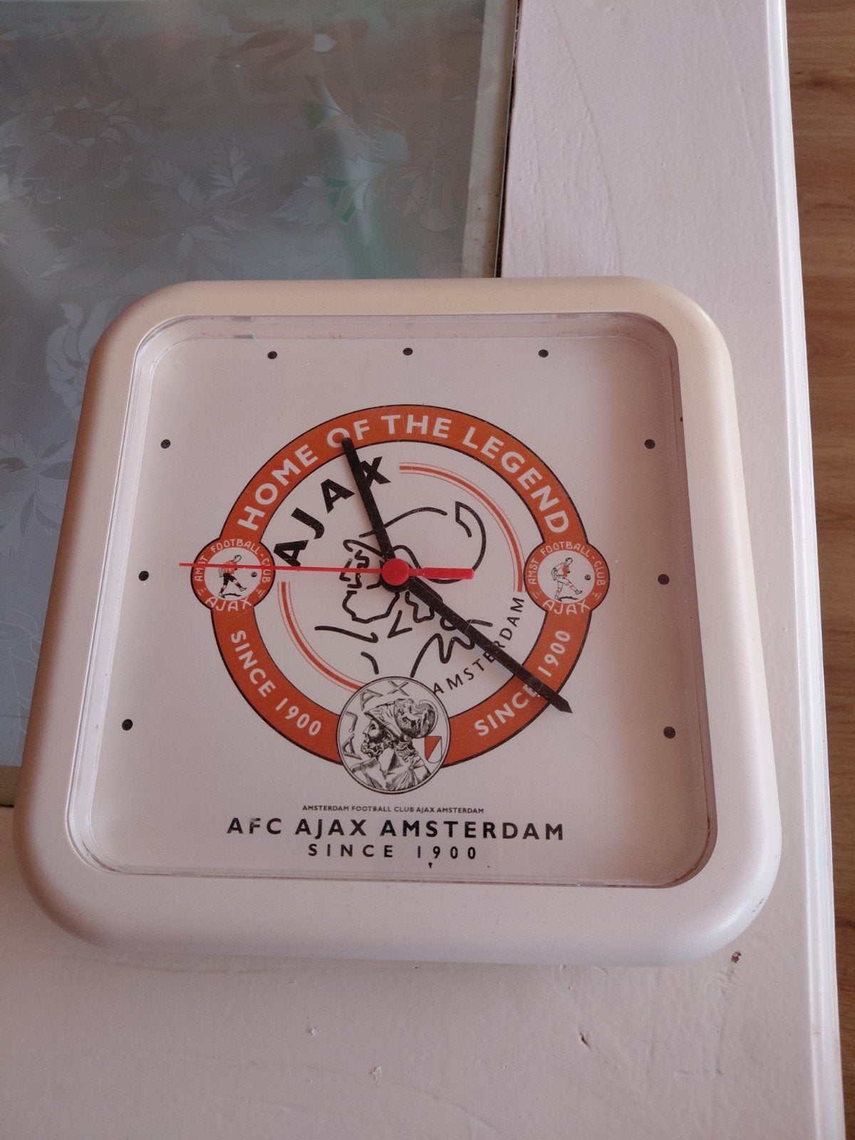 Prachtige AFC Ajax Wandklok - Home of the Legend - Oude Logo, Ophalen of Verzenden, Gebruikt, Ajax, Overige typen