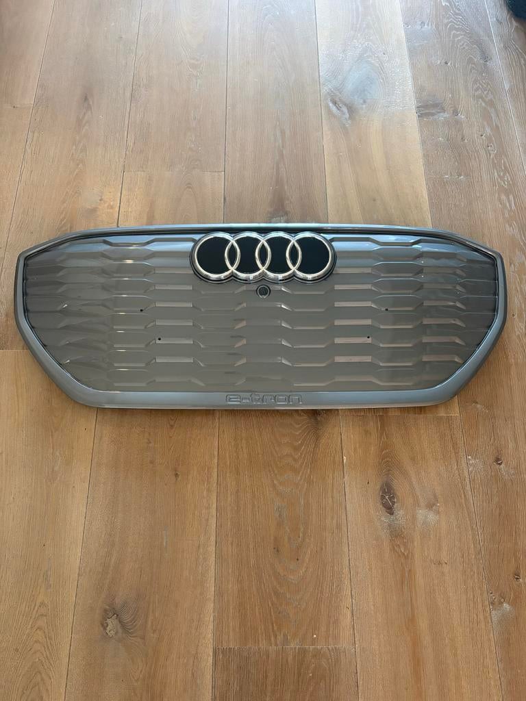 Originele Frontgrill Audi Q4 E-tron - Zo goed als nieuw, Auto-onderdelen, Gebruikt, Voor, Bumper, Audi