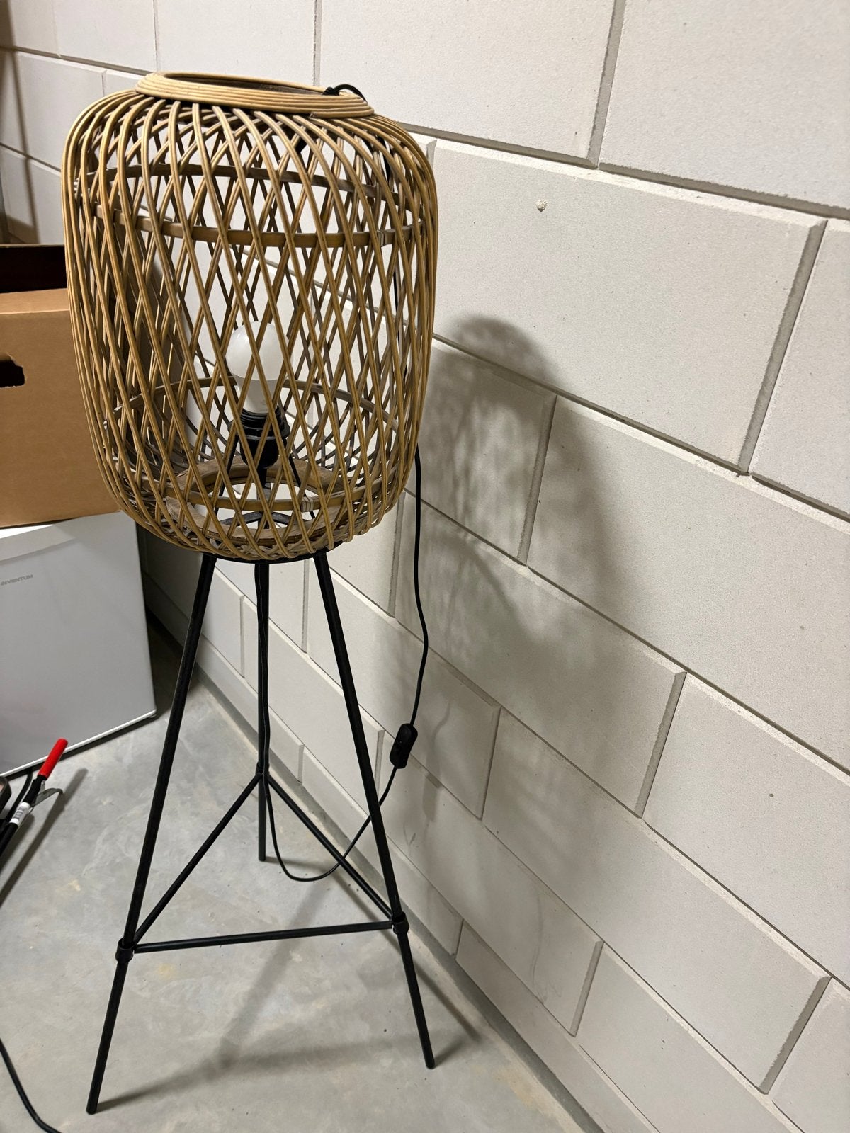 Rotan vloerlamp op statief - Sfeervolle verlichting, Ophalen, 100 tot 150 cm, Natuurlijk materiaal, E27 (groot)