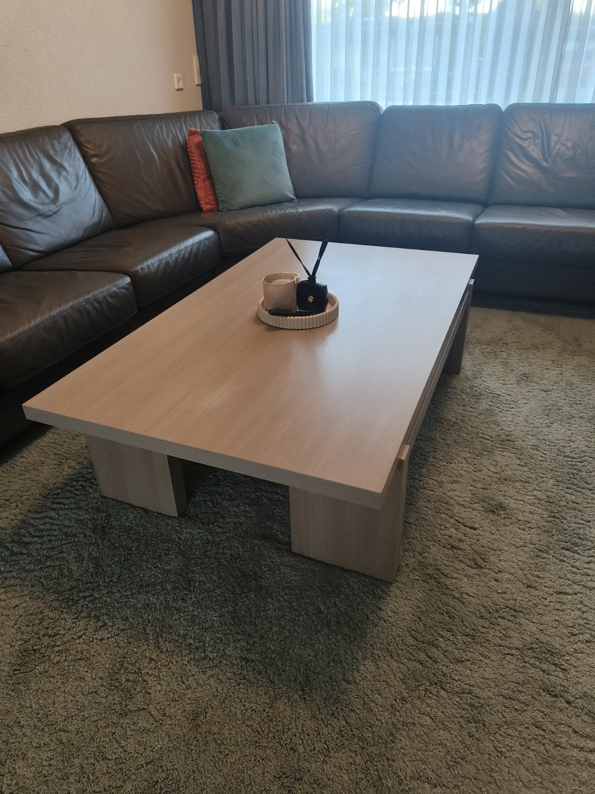 Mooie degelijke tijdloze salontafel, Ophalen