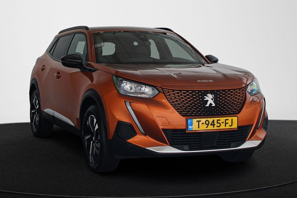 Peugeot e-2008 EV Allure 50 kWh SOH 100% Apple CarPlay Keyle, Auto's, Peugeot, 330 km, 136 pk, Zwart, Overige kleuren