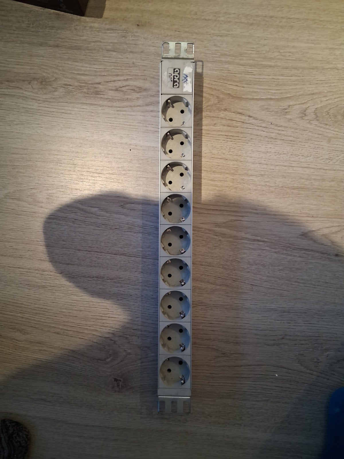 te koop stekkerdoos 19"rack apranet 9v., Computers en Software, Serverkasten, Ophalen of Verzenden, Gebruikt