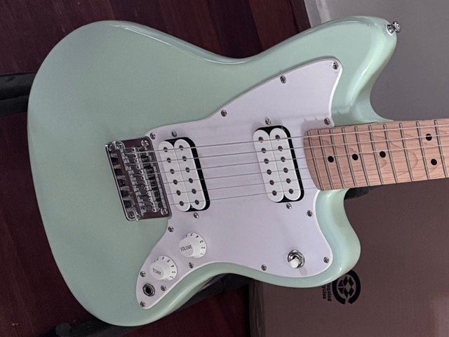 Foto 3 van Squier (by Fender) mini elektrische gitaar