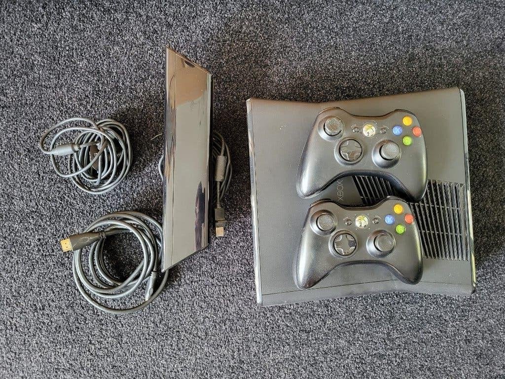 Xbox 360 met Kinect, 2 controllers, Spelcomputers en Games, Spelcomputers | Xbox 360, Ophalen, Met kinect, Met 2 controllers, 250 GB