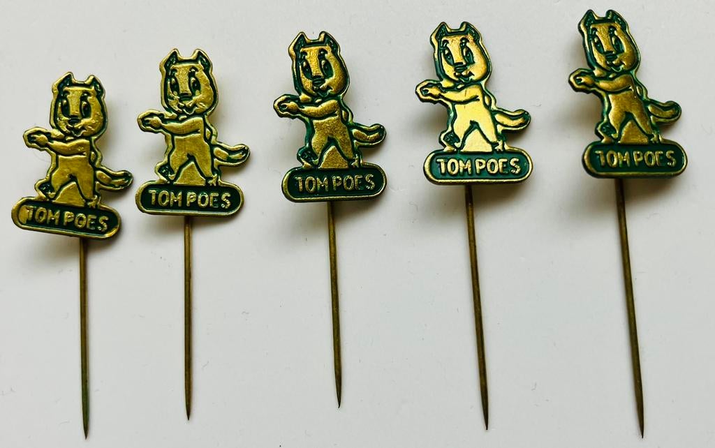 5 oude Tom Poes speldjes voor 5 euro inclusief verzenden, Verzamelen, Speldjes, Pins en Buttons, Ophalen of Verzenden, Zo goed als nieuw