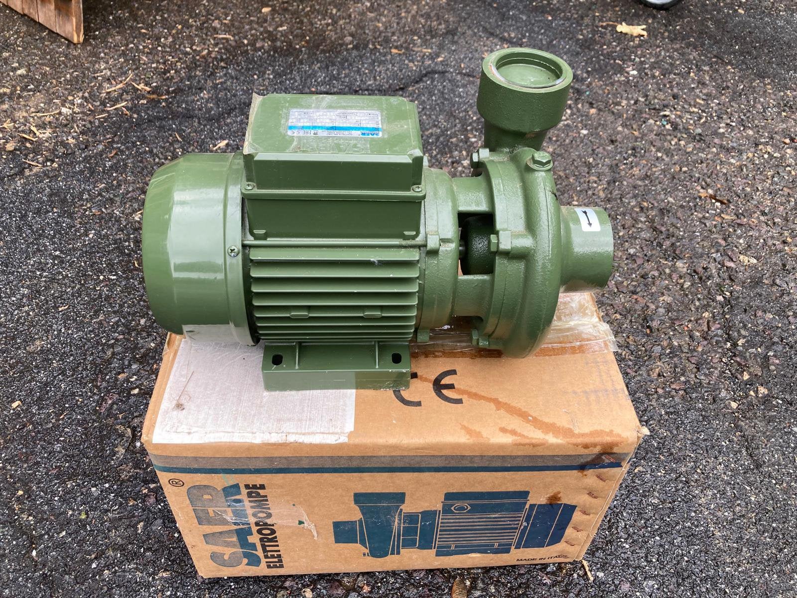 SAER BP4 G-GH centrifugaal pomp in nieuw staat, Ophalen of Verzenden, Zo goed als nieuw, Elektromotor, 1800 rpm of meer