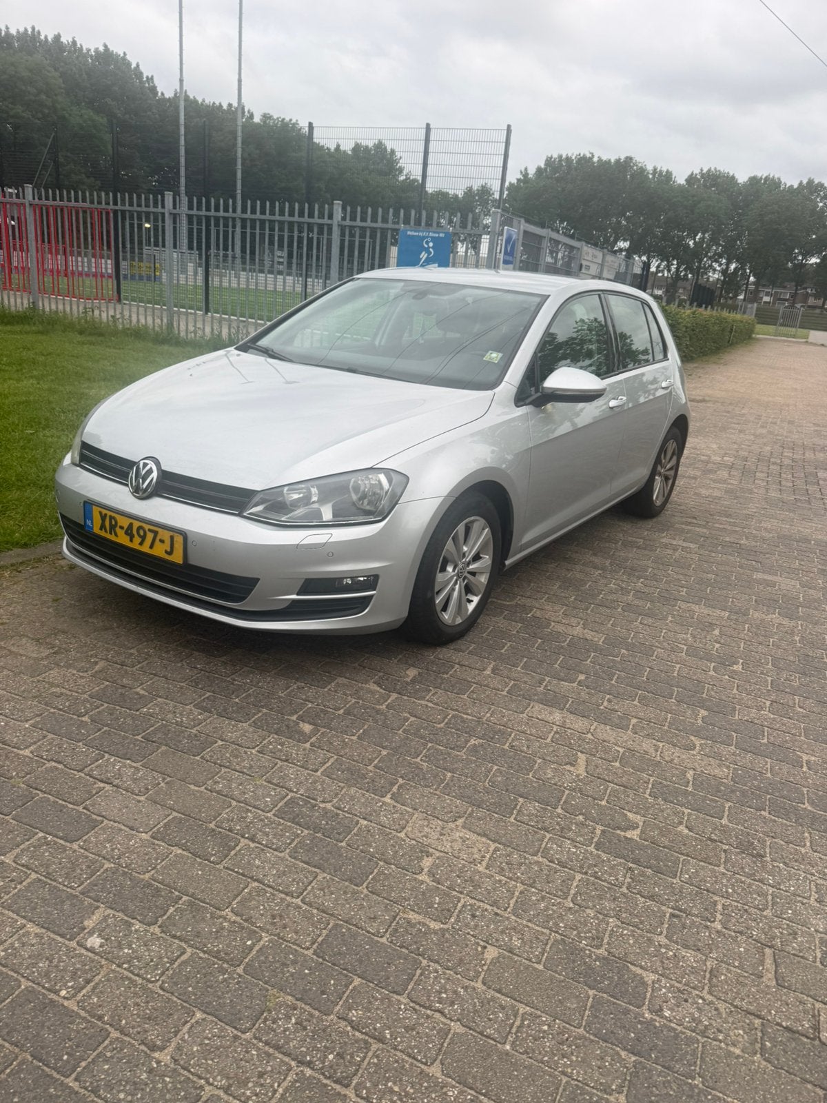 Vw Golf VII 2013 automaat clima trekhaak stoelverwarming, Automaat, Zwart, Zilver of Grijs, Metallic lak