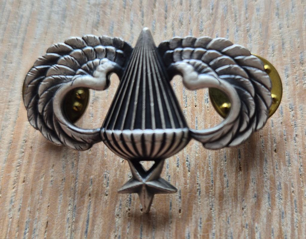 Amerikaanse Parachutisten Badge - Zilverkleurig Embleem, Ophalen of Verzenden, Overige soorten, Amerika, Embleem of Badge