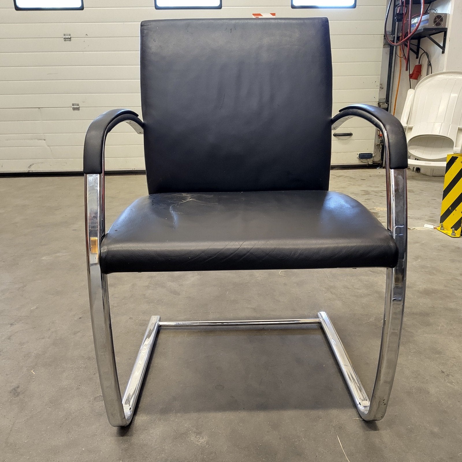 6 stuks  zwarte leren stoelen met chromen frame, Ophalen, Gebruikt, Zwart, Modern klassiek
