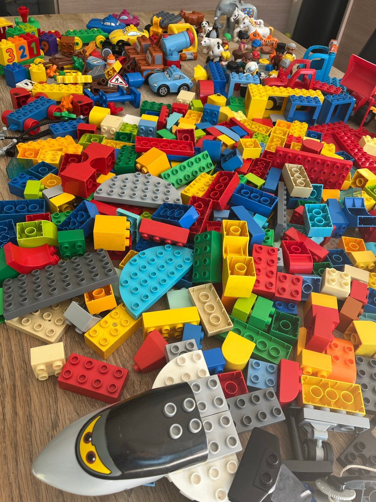 Grote partij LEGO Duplo blokken en figuren en bouwplaat, Ophalen, Inclusief minifiguren, Gebruikt, Duplo