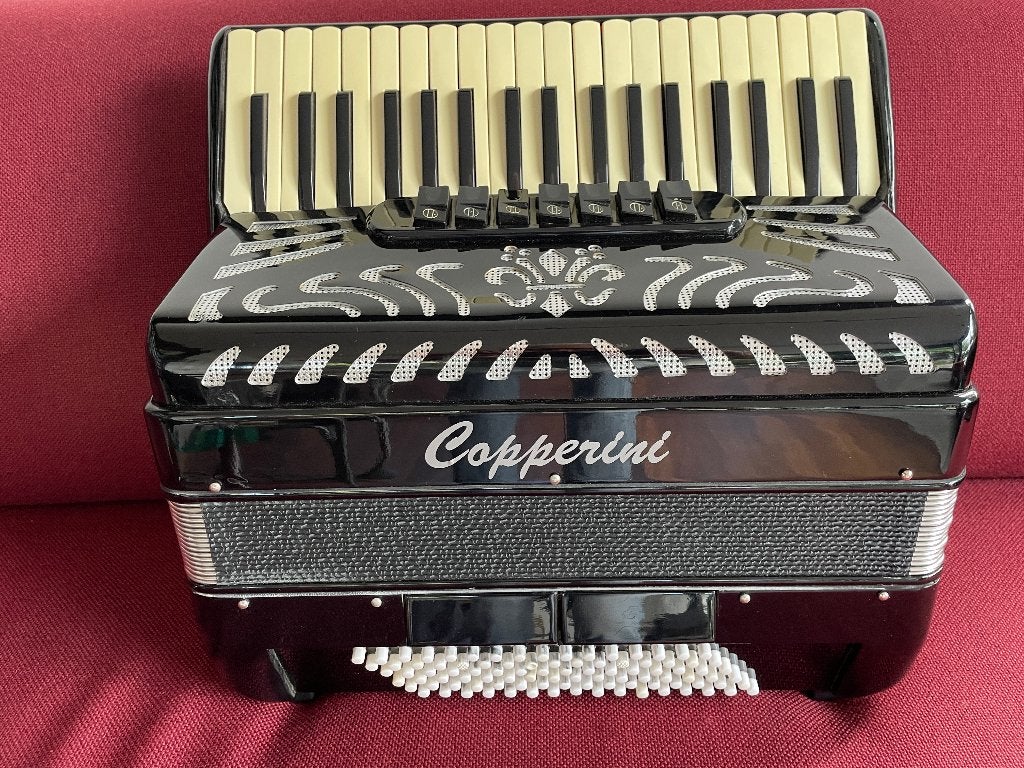 Fraaie Copperini accordeon . 96 bas . Nieuwstaat ., Muziek en Instrumenten, Overige merken, Met koffer, Zo goed als nieuw, 96-bas