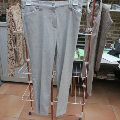 Broek lichtgrijs motief Claudia Straight Toni Dress mt 40, Maat 38/40 (M), Nieuw, Ophalen of Verzenden, Claudia Straight Toni
