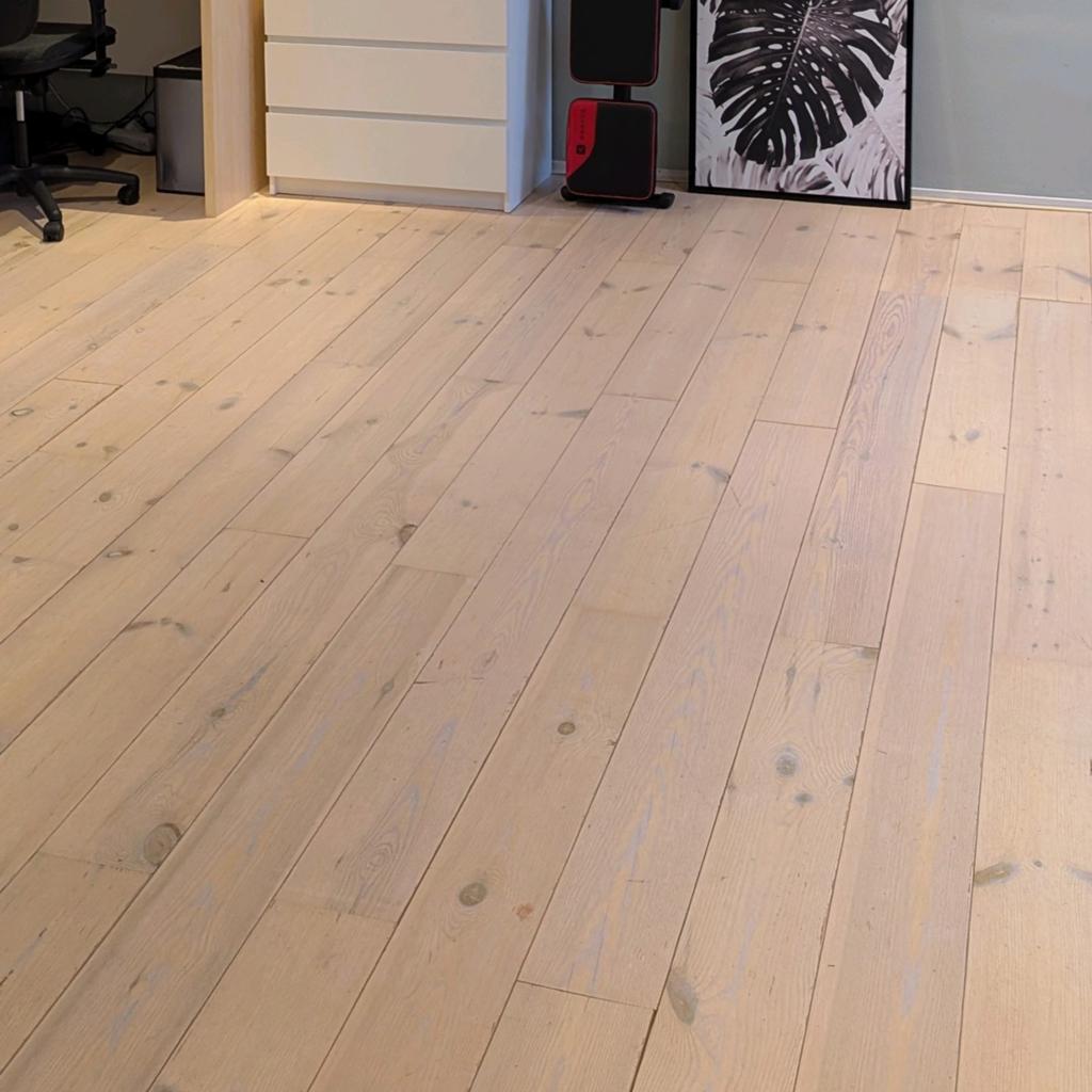 Massief houten vloerdelen - 28m² - Grenen - Gebruikt, Ophalen, Vloerdelen of -planken, 10 m² of meer, 10 tot 30 cm