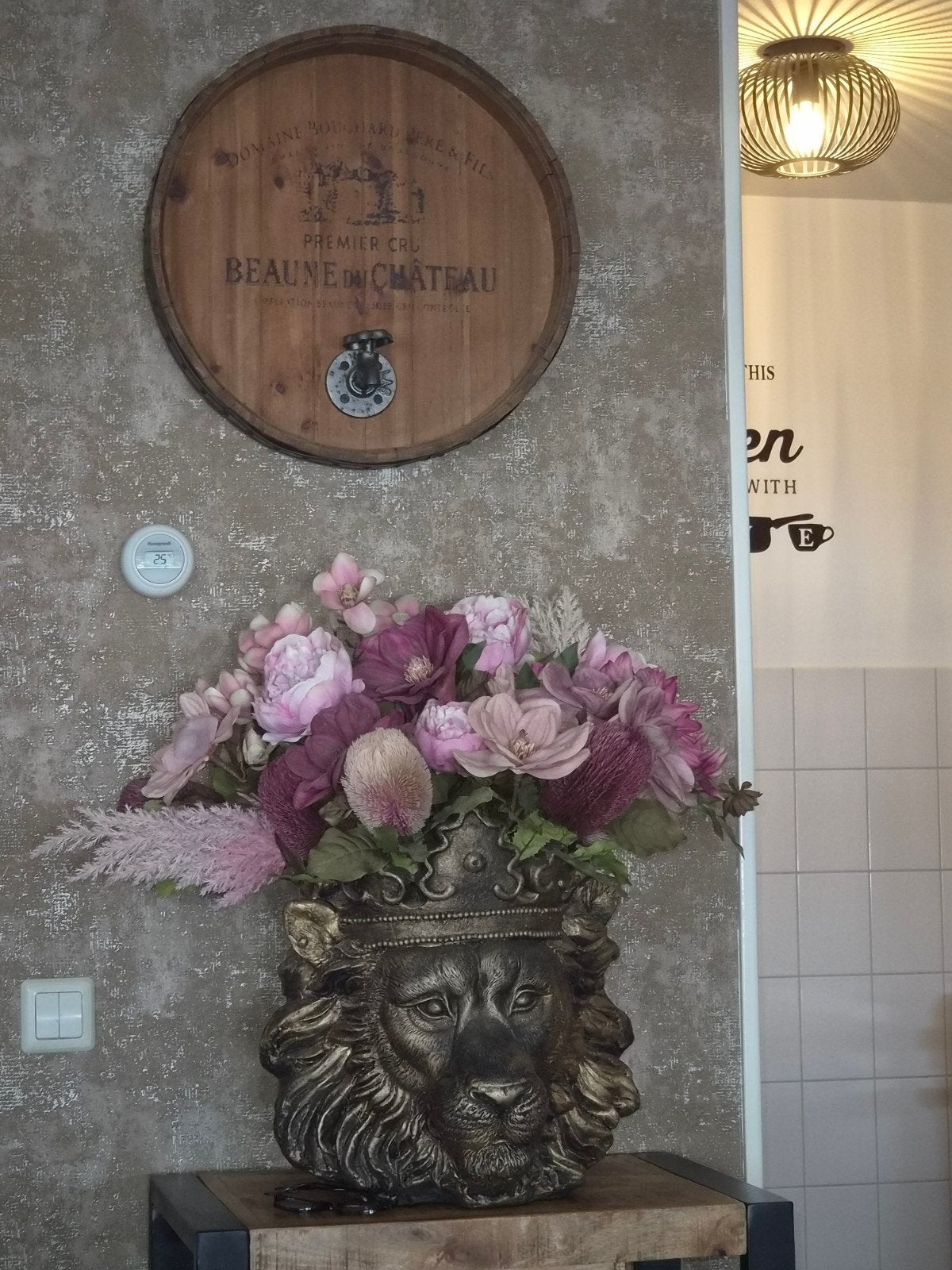 Zware leeuwekop inclusief bloemen, Huis en Inrichting, Woonaccessoires | Kunstplanten en Kunstbloemen, Ophalen, Zo goed als nieuw