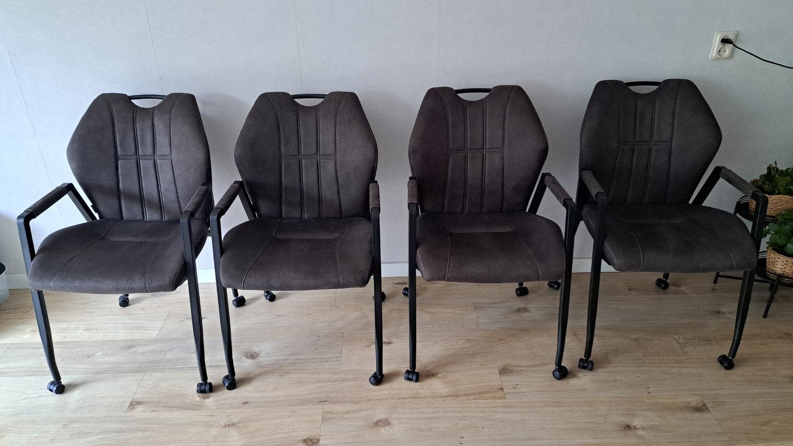 armstoel 4 stoelen MXSofa antraciet zgan, Huis en Inrichting, Stoelen, Ophalen, Zo goed als nieuw, Overige kleuren