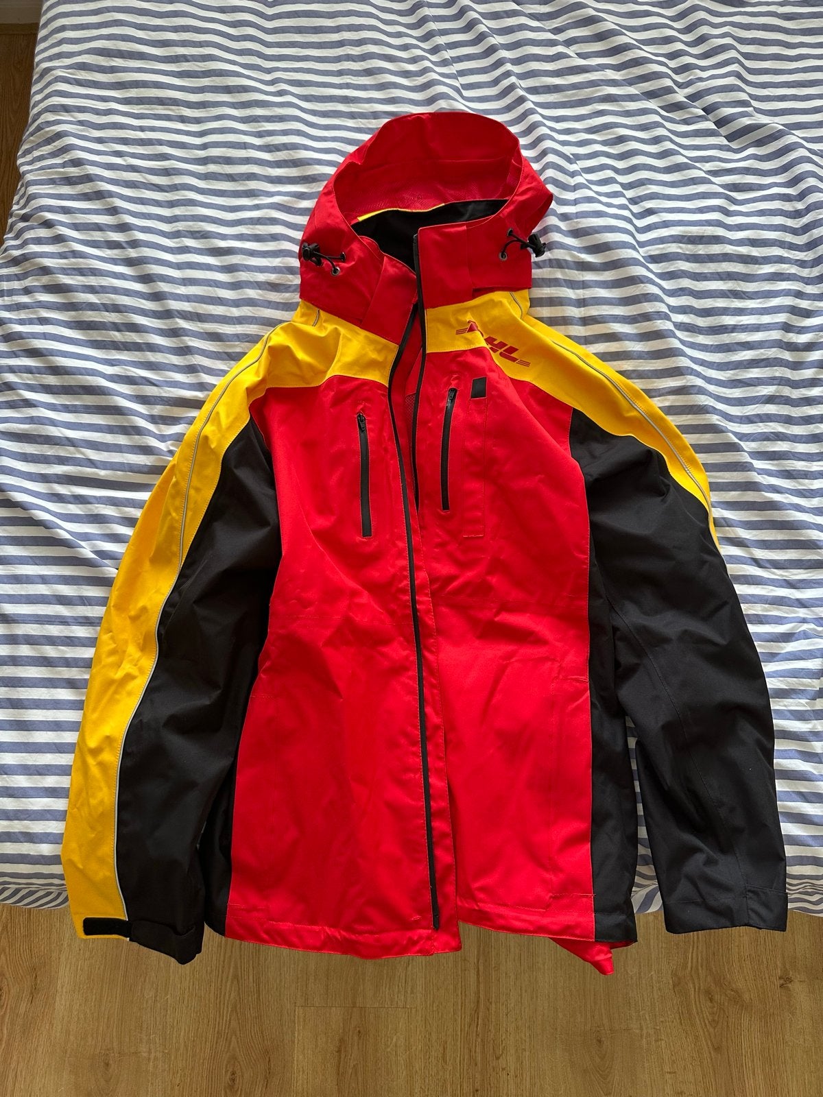 DHL Kledingpakket: Jassen, Poloshirts - Nieuwstaat, Ophalen, Zo goed als nieuw