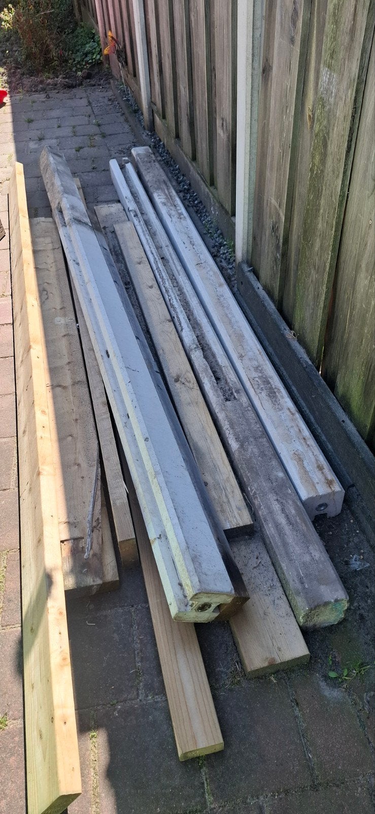 Gratis 3 betonpalen schutting 11,5x11,5x274.5 cm, Tuin en Terras, Ophalen, 250 cm of meer, Palen