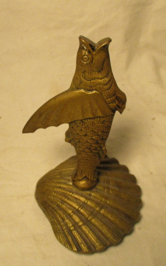 koper-brons vis beeldje met schelp, Ophalen of Verzenden
