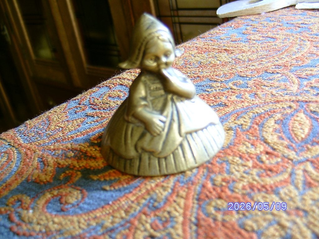 geel koper tafel belletje meisje boerinneke kleuter peuter, Antiek en Kunst, Antiek | Koper en Brons, Ophalen of Verzenden, Koper