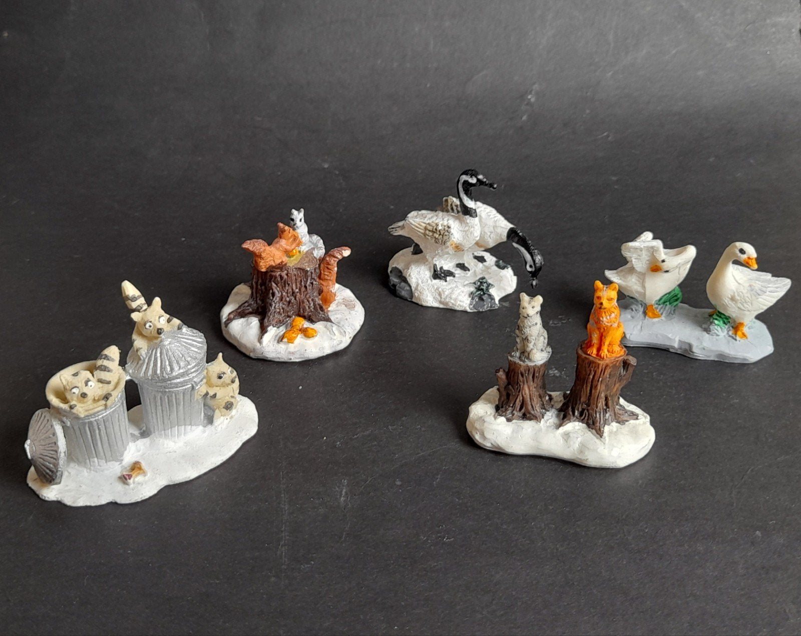 lemax kerst figuren d37 kerstdorp kersthuisjes, Diversen, Verzenden