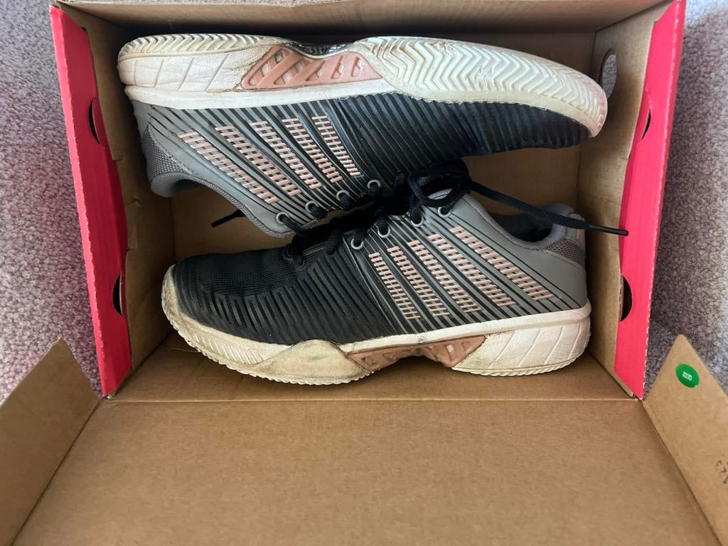 K swisssportschoenen, maat 41, Ophalen of Verzenden, Zo goed als nieuw, Zwart, Sportschoenen